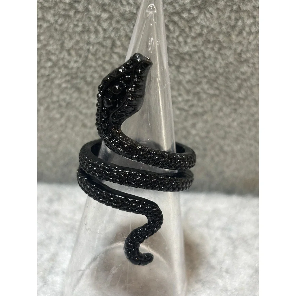 #34. Black Snake Wrap Ring XL